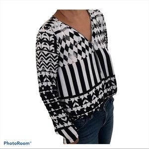 Aqua Long Sleeve Black & White Top Sz S